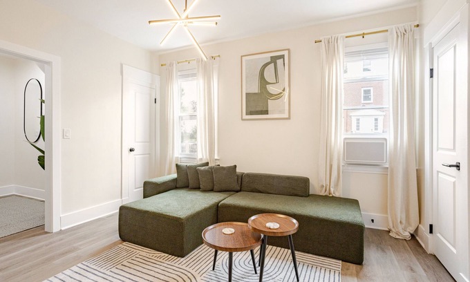 New Haven House | Elm City Escape - Modern + Cozy