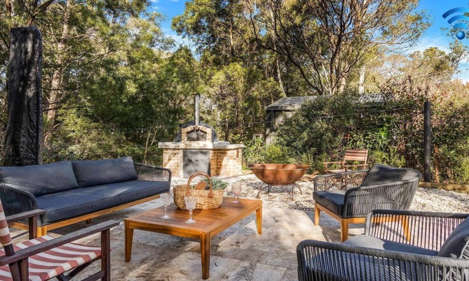 Bundanoon House | Elmswood House – beautiful property in the picturesque Bundanoon