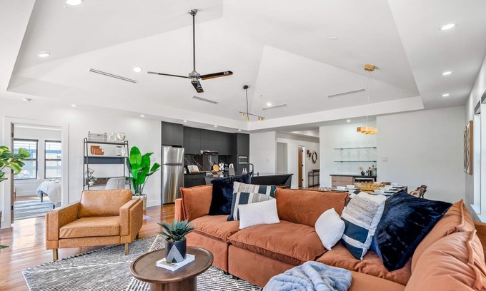 South Central Houston Apartment | Emancipation Haven Houston Events+Shoots Allowed