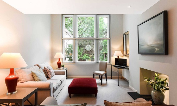 Chelsea Apartment | Embankment Gardens | Pro-Managed