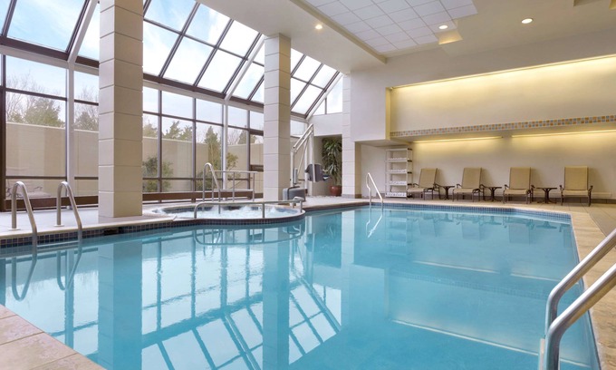 Piscataway Hotel | Embassy Suites by Hilton Piscataway Somerset