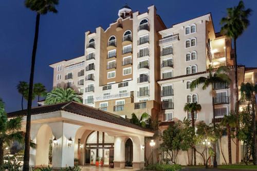 Santa Ana Hotel | Embassy Suites by Hilton Santa Ana Orange County Airport