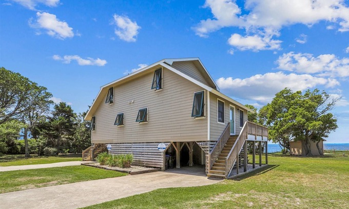 Caffeys Quarters Apartment | Emerald Duck - Awesome Sunset and Water Views Soundfront Duplex