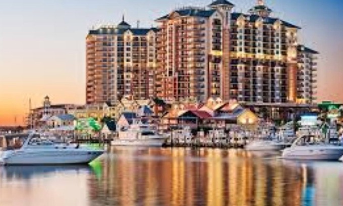 Destin Hotel | Emerald Grande 1 Bedroom Plus!