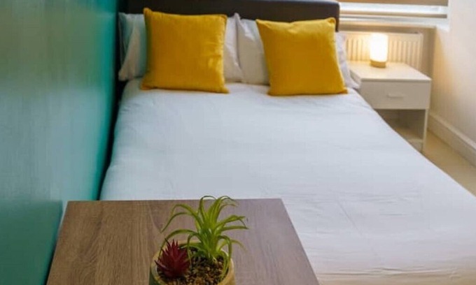 Bolton House | Emerald Rooms Bolton by Prime Stay