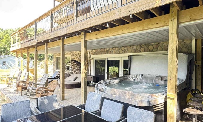 Lake Michigan Beach House | Emerald Shores - walk to beach, hot tub, pets