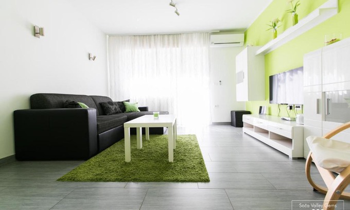Volarje Apartment | Emerald Soca Apartment