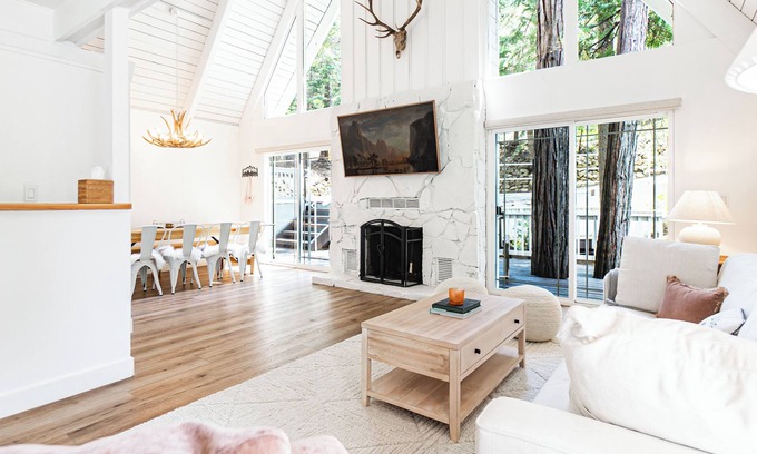 Twin Peaks Cabin | Emerson's Chalet: Family Friendly A-Frame Cabin Close To Everything