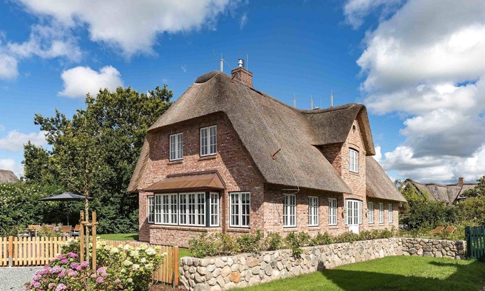 Oldsum House | Emmas Hüs, Germany