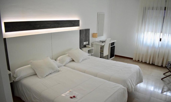 Santa Marta de Tormes Hotel | Emperatriz III