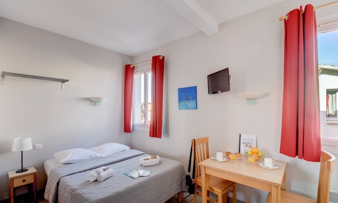 La Tranche-sur-Mer Apartment | En Front de Mer! Studio cosy, accès Piscine + Spa