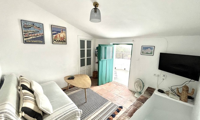 Competa House | Enchanting 1 Bed with A/C, Sunny Terrace and Views