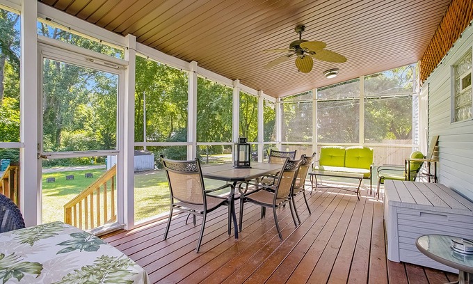 Union Pier Cottage | Enchanting dog-friendly home w/grill, firepit, full kitchen, & washer/dryer