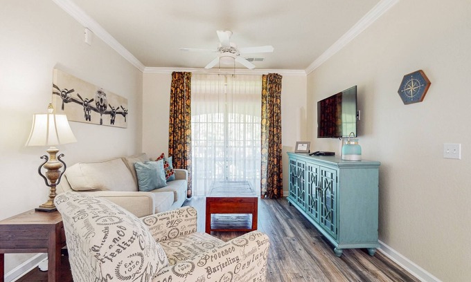 Four Corners Condo | Enchanting dog-friendly getaway with pool, hot tub, balcony, gym, W/D, & AC