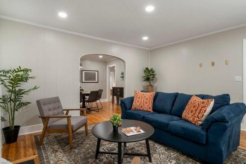 Cherry Street House | Enchanting Home at TU & Cherry Street