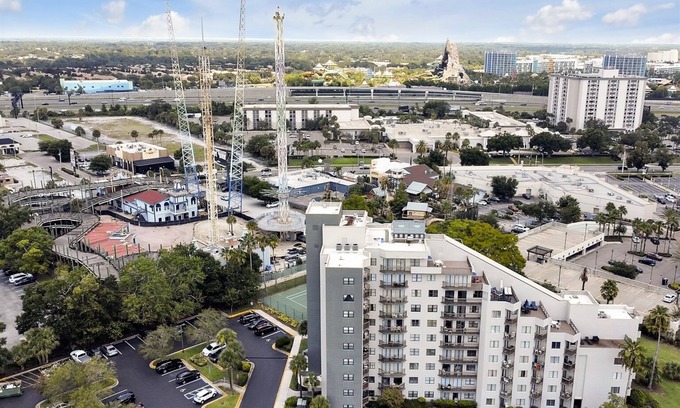 Southwest Orlando Apartment | Enclave Refurbished Condo: Just 2mi to Universal!