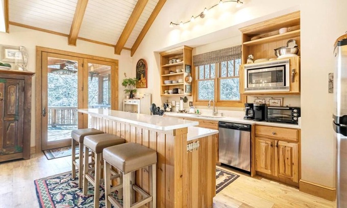 Foscoe House | End of Buffalo- Mountain House, Indoor/Outdoor Pools and Hot Tub, Fishing Ponds, Fitness Area, Ga.