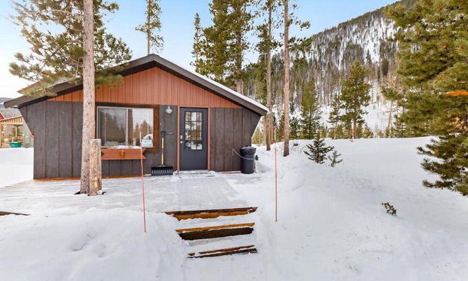 Frisco House | Endearing Cabin