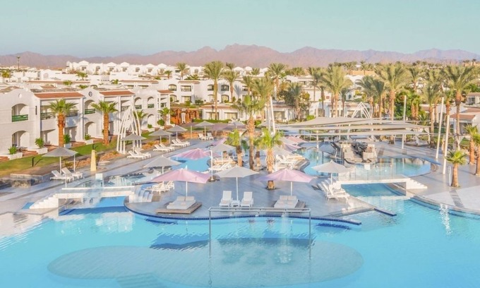 Sharm El Sheikh Resort | Endless Resort Fun | Spa Days, Water Slides & Beach Strolls