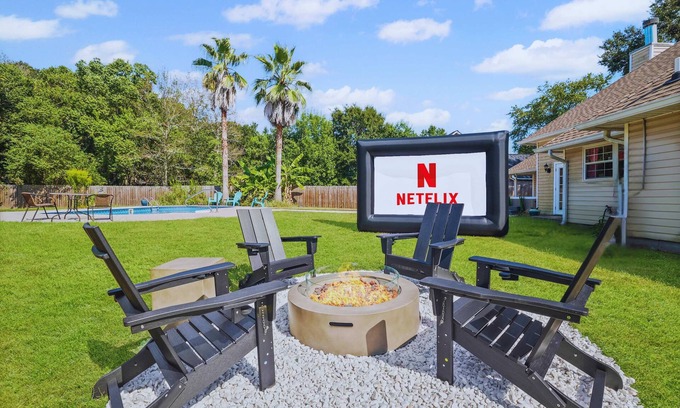 Ocean Springs House | Endless Summer Retreat with Private Pool near Beach