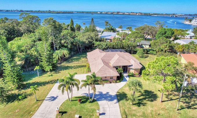 Englewood House | Englewood Private Paradise