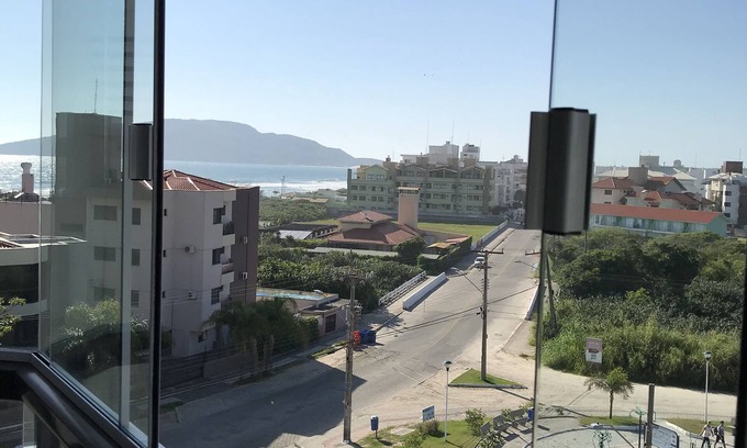 Ingleses Norte Apartment | English Apt, few steps from the sea, with panoramic views including the sea
