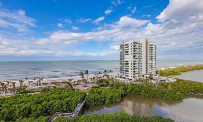Park Shore Condo | Enjoy a Gulf view in this updated unit - WS1003