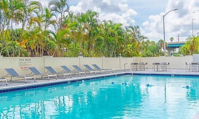 Miami Springs Hotel | Enjoy a Hassle-Free and Suiting Stay! 3 Family-friendly Units, Onsite Pool