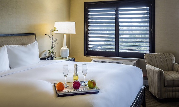 Cupertino Hotel | Enjoy a Hassle-free Stay! Free Parking, Onsite Pool, Minutes to Franco Park