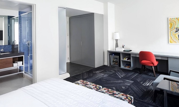Downtown Minneapolis Hotel | Enjoy a Hassle-Free and Suiting Stay! Pet-friendly Property, Near Foshay Tower!