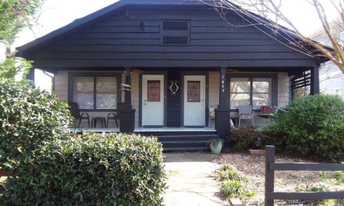 East Side Apartment | Enjoy a lively urban neighborhood while staying in the heart of in-town Atlanta