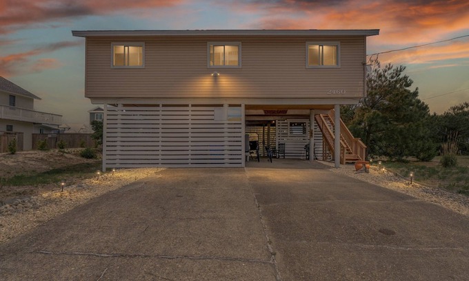Sandbridge House | Enjoy a luck of the Irish at the "Pog Mo Home" beach cottage