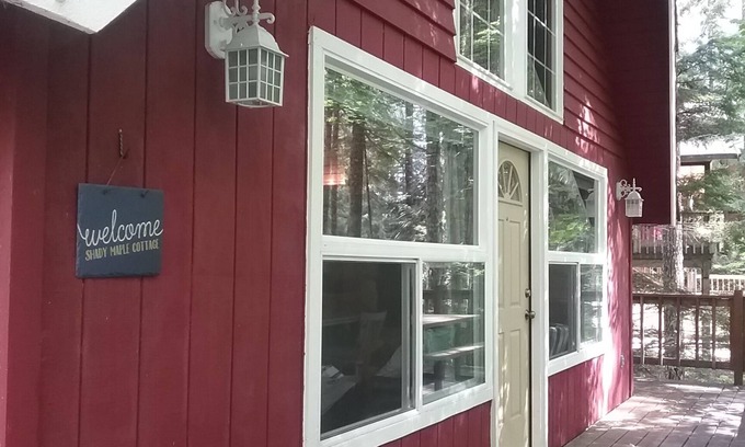 Hoodsport Cabin | Enjoy a Relaxing Weekend in the Woods at Shady Maple Cottage🌲🍂🍁