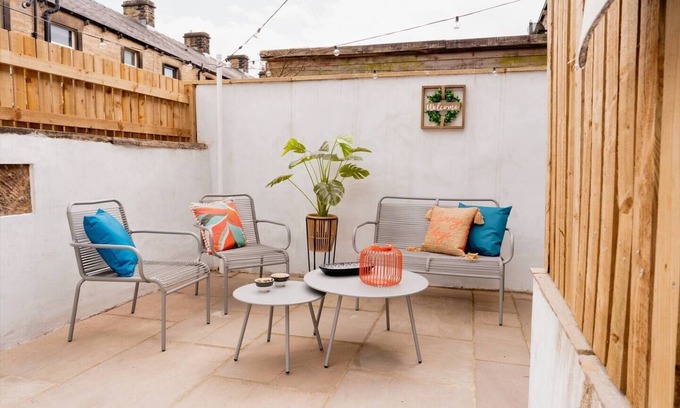 Skipton House | Enjoy a stylish, comfortable stay at Sawley Cottage, a beautiful, spacious, modern 2 bedroom house by Above Rubies in central Skipton - The gateway to the Yorkshire Dales!