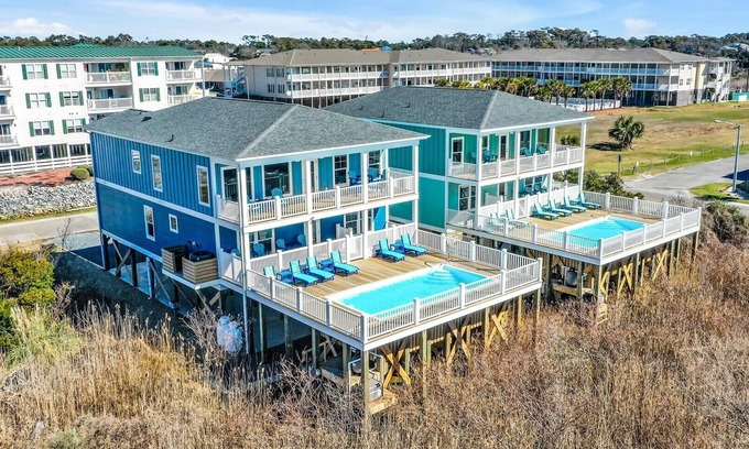 Long Beach House | Enjoy all the benefits/amenities of a large ocean front without the price tag