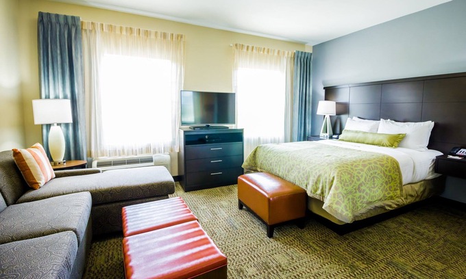 Plano Apartment | Enjoy Free Breakfast, Free Wi-Fi, and an Outdoor Pool