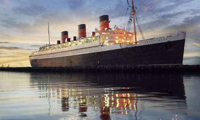 Harbor Hotel | Enjoy Historical Elegance in Art Deco Suite with Scenic Views