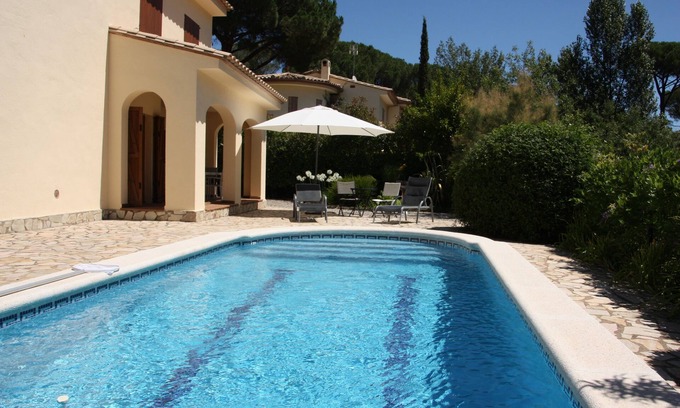 Calonge Villa | Enjoy the peace and comfort of home in a beautiful region