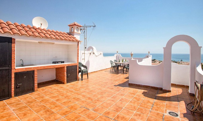 La Parata House | Enjoy the sea view and private swimming pool in your Andalusian vacation home.