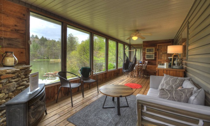 Blue Ridge Cottage | Enjoy the seclusion with a private pond & Toccoa River in your backyard!