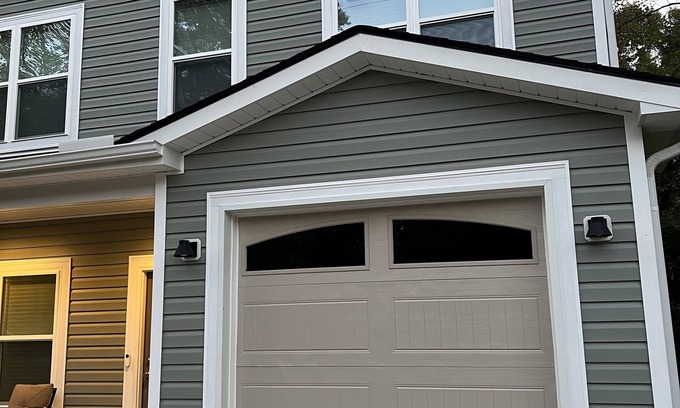 Charlotte House | Enjoy this new home in the university area located 10 min from Northlake mall.
