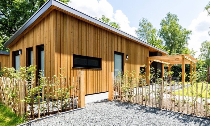 Wekerom House | Enjoy without worries in the hot tub