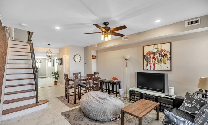 Fishtown House | Enjoy Your Stay in this Amazing Location in Philadelphia! by RedAwning