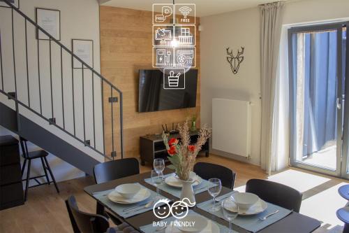 Harrachov Apartment | ENJOYHARRACHOV - Atraktivní slunný klimatizovaný apartmán 14 v centru Harrachova se saunou, parkováním, Wifi-WLAN, SAT, herní konzolí, PC s win 10, Netflix zdarma a možností dobíjení auta s jedinečným výhledem na Čertovu horu se skokanskými můstky