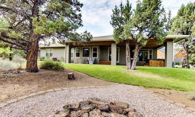 Redmond House | Enormous Eagle Crest home with private hot tub, shared pool, & resort amenities
