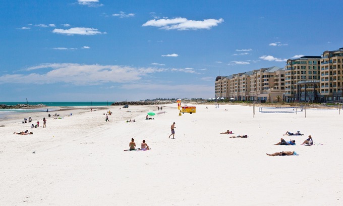 Glenelg Hotel | Ensenada Motor Inn and Suites