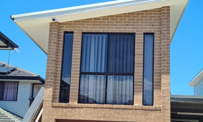 Bardia House | Entire 1 bed unit w onsuite, wifi, TV, Car park