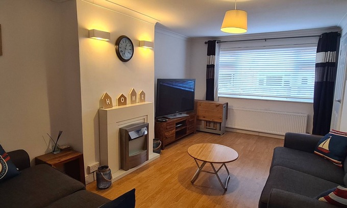 Bridlington House | Entire 2 bed family home in Bridlington Old Town with a lovely year round garden