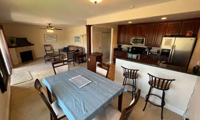 La Jolla Village House | Entire 2br/2ba La Jolla Village Condon