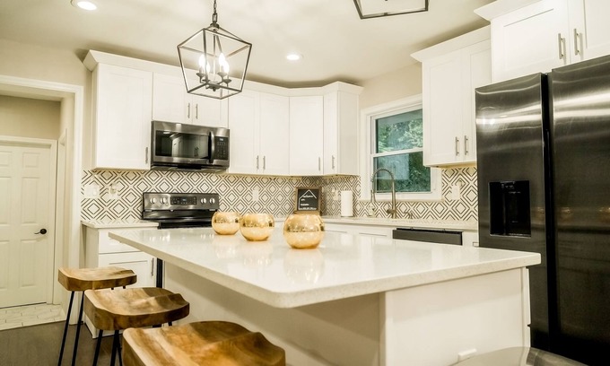 East Point House | Entire ATL Home by Airport & Downtown (King Bed)